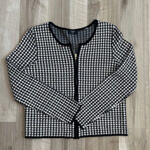 Tahari Black & White Houndstooth Zip Cardigan Size M